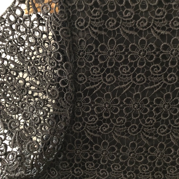 Vintage black lace cropped top - Picture 3 of 6